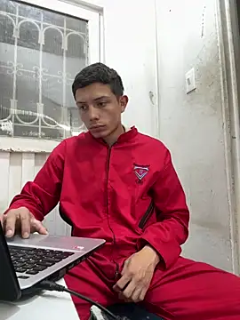 santiObrero online show from 04/29/26, 08:26