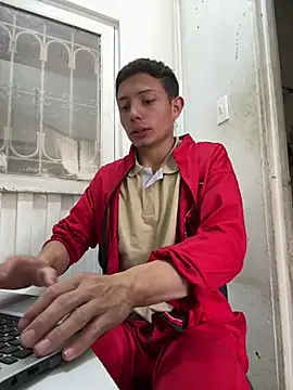 santiObrero online show from 04/30/26, 04:02