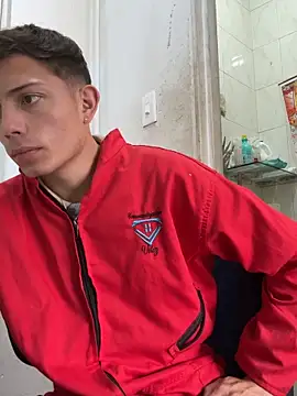 santiObrero online show from 05/28/26, 04:37