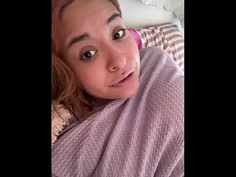 Snapshot of Nailealipsglossy chatting on 02/18/26, 03:08 Nailealipsglossy online show from 02/18/26, 03:08