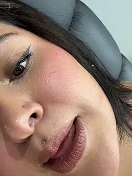 Nailealipsglossy online show from 04/05/26, 02:42