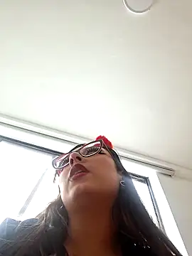 Marilyndackaria  online show from 04/18/26, 07:58