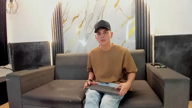 Snapshot of Angel_Villareal chatting on 02/05/26, 05:01 Angel Villareal online show from 02/05/26, 05:01