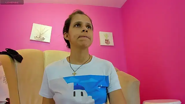 Snapshot of mitzukywinteer chatting on 02/19/26, 08:05 mitzukywinteer online show from 02/19/26, 08:05