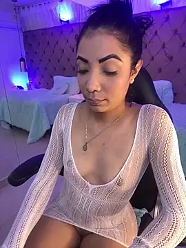 Auri   online show from 04/01/26, 07:44