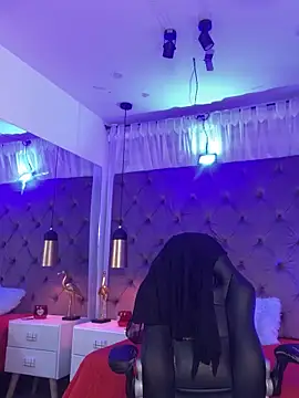 Auri   online show from 04/23/26, 07:38