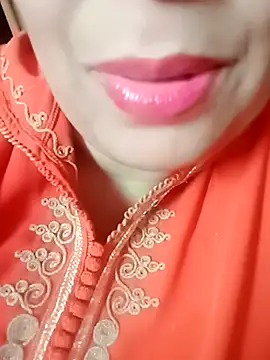 Naughty-Yousra online show from 05/15/26, 08:32