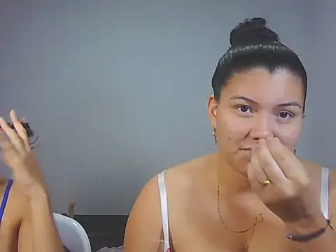 Helena-Paola online show from 02/01/26, 11:25