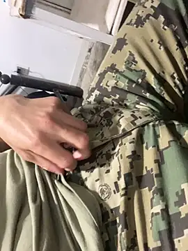 Snapshot of valentin-Agulop chatting on 03/01/26, 04:14 valentin-Agulop online show from 03/01/26, 04:14