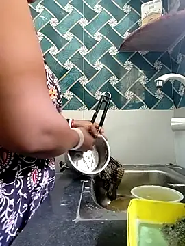 Hot-Tinaa online show from 04/23/26, 06:03