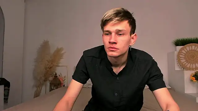 Snapshot of Volan_Starts chatting on 02/06/26, 04:06 Volan Starts online show from 02/06/26, 04:06