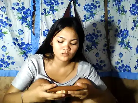 PinaySkinnyJust18 online show from 04/10/26, 10:58