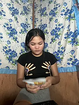 Snapshot of PinaySkinnyJust18 chatting on 05/18/26, 04:07 PinaySkinnyJust18 online show from 05/18/26, 04:07