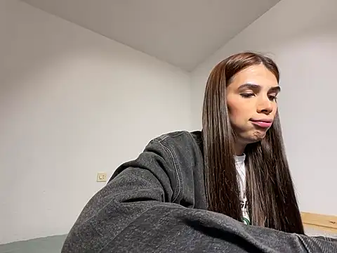 Lily WellGifted online show from 05/18/26, 08:14