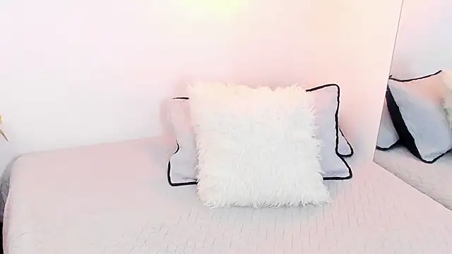 annarosse  online show from 04/20/26, 12:08