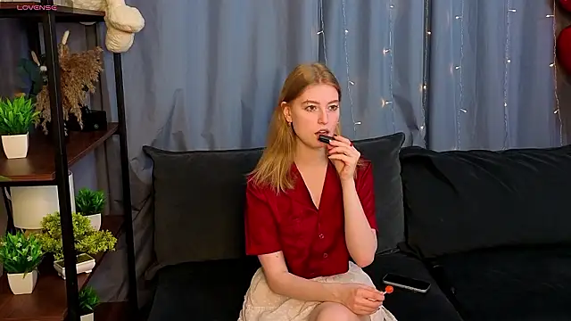 Snapshot of LanaRoxxy chatting on 02/20/26, 11:32 LanaRoxxy online show from 02/20/26, 11:32