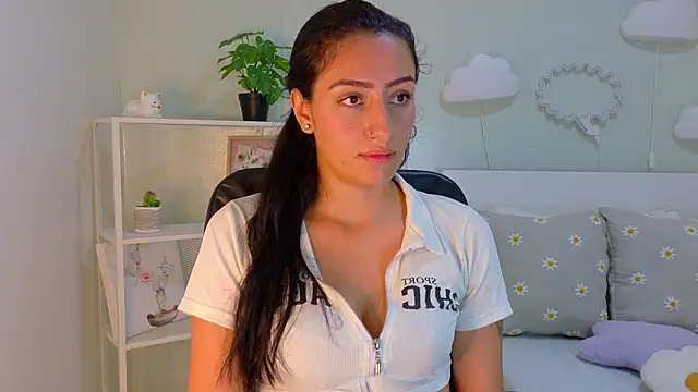 Snapshot of AmmyRouse__ chatting on 02/14/26, 11:40 AmmyRouse online show from 02/14/26, 11:40