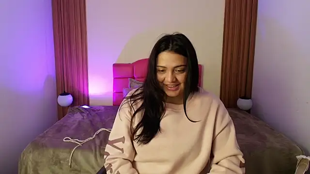 IvonneRoss  online show from 06/05/26, 12:33
