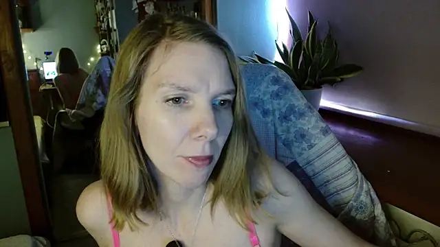 Daisy Lovely online show from 04/24/26, 05:54