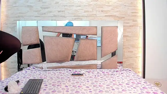 kendall grace online show from 04/22/26, 11:34