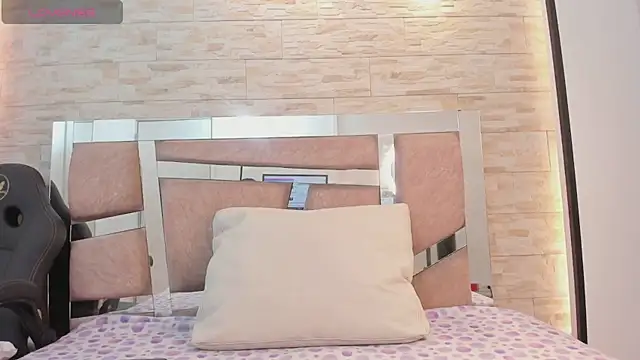 kendall grace online show from 04/23/26, 11:20