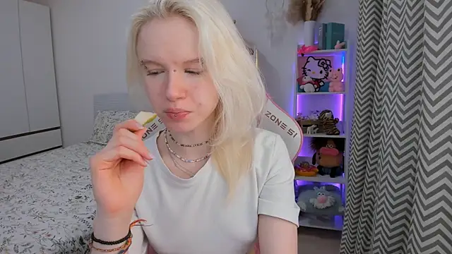 Mia WaterFall online show from 02/13/26, 03:24