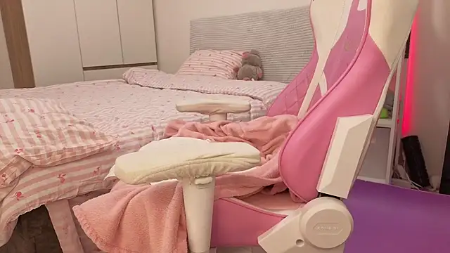 Mia WaterFall online show from 03/02/26, 07:15