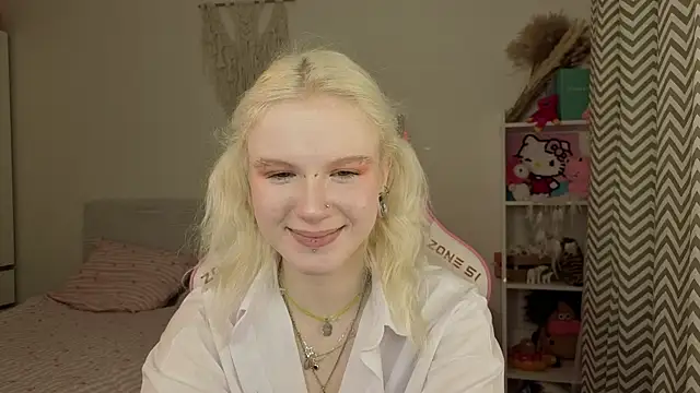 Mia WaterFall online show from 03/25/26, 03:23