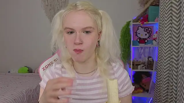 Mia WaterFall online show from 04/19/26, 03:28