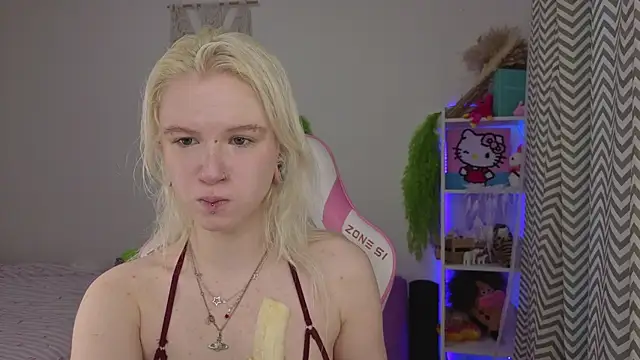 Mia WaterFall online show from 04/23/26, 03:19