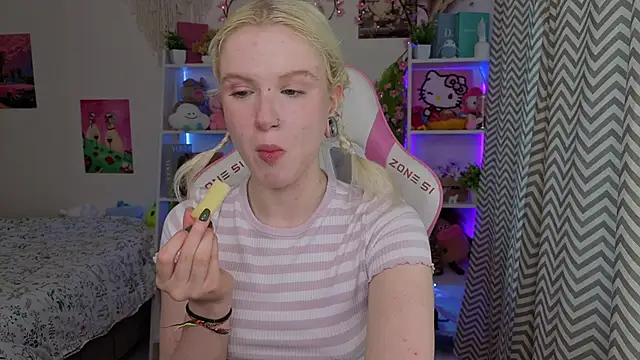Snapshot of Mia_WaterFall chatting on 05/06/26, 03:35 Mia WaterFall online show from 05/06/26, 03:35