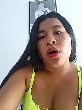 Snapshot of Sweet-Dirty-Storm chatting on 02/10/26, 03:05 Sweet-Dirty-Storm online show from 02/10/26, 03:05