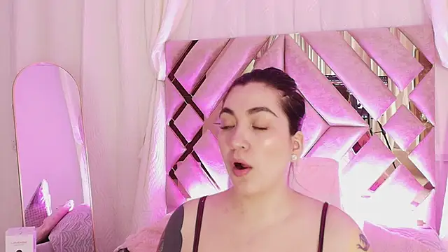 KathiaJenner online show from 04/19/26, 10:36