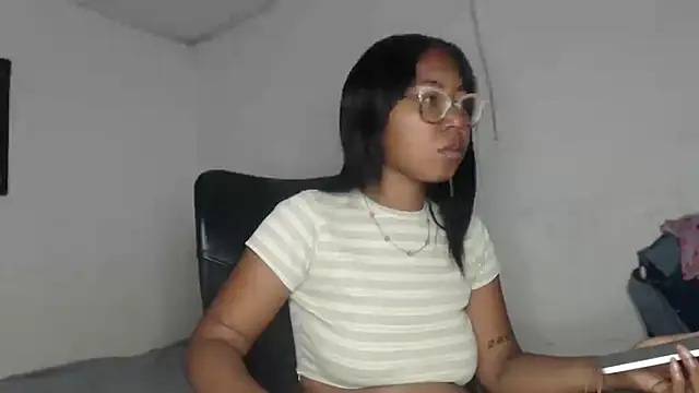 girl sexy27 online show from 02/25/26, 03:43