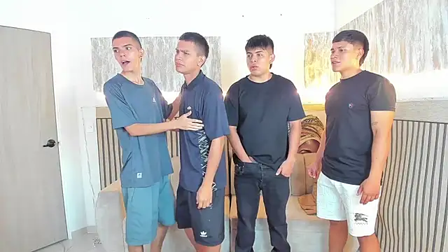 Snapshot of friendslikeplay chatting on 02/06/26, 09:18 friendslikeplay online show from 02/06/26, 09:18