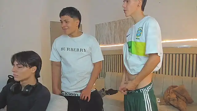 Snapshot of friendslikeplay chatting on 02/11/26, 09:42 friendslikeplay online show from 02/11/26, 09:42