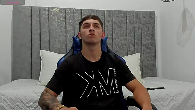 Calvin Hunter online show from 04/01/26, 03:07