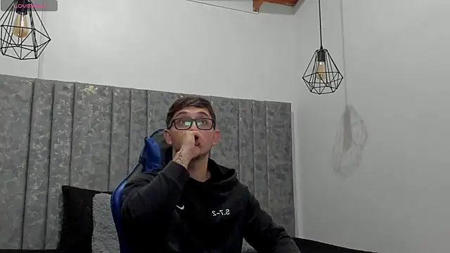 Calvin Hunter online show from 04/22/26, 02:58