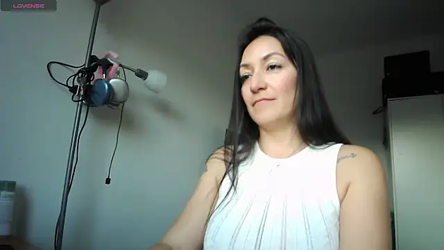 Yulian Milf online show from 03/18/26, 05:27