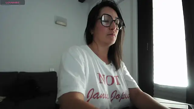 Yulian Milf online show from 07/17/26, 10:33