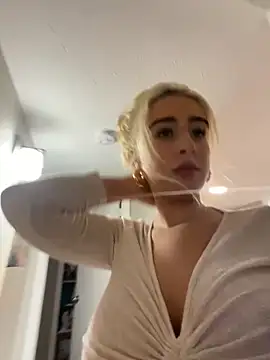 Snapshot of Pink_mink21 chatting on 02/05/26, 12:26 Pink mink21 online show from 02/05/26, 12:26