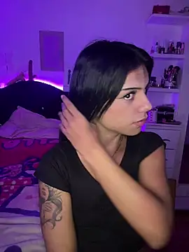 Snapshot of andyy_x chatting on 07/05/26, 04:30 andyy x online show from 07/05/26, 04:30