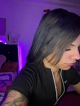 Snapshot of andyy_x chatting on 07/15/26, 05:45 andyy x online show from 07/15/26, 05:45