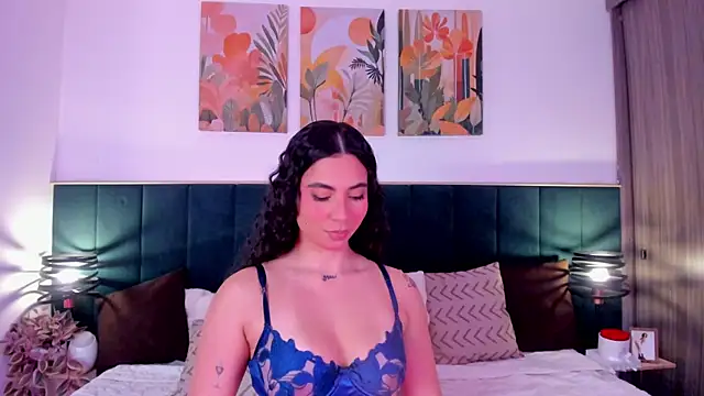 Snapshot of IrinaBlanc chatting on 05/24/26, 03:44 IrinaBlanc online show from 05/24/26, 03:44