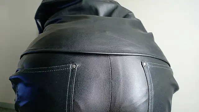 kyuleather online show from 02/05/26, 11:04