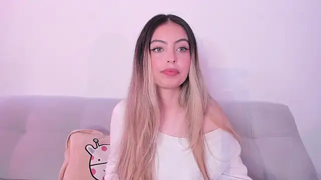 Fernanda aaaa online show from 04/21/26, 02:23