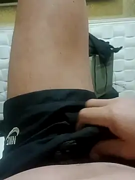 Snapshot of valrj chatting on 02/20/26, 02:41 valrj online show from 02/20/26, 02:41