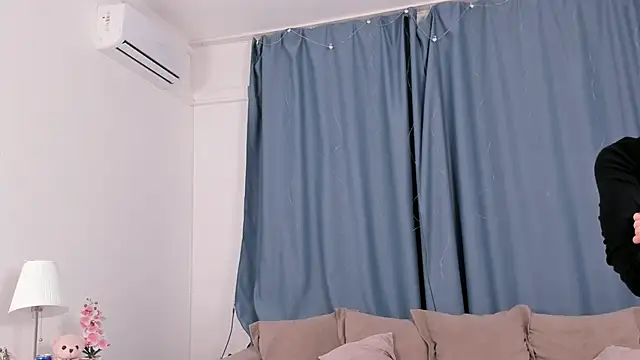 Snapshot of JackiYoss chatting on 02/14/26, 12:24 JackiYoss online show from 02/14/26, 12:24