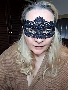 Snapshot of MaskedQueen77 chatting on 05/09/26, 11:48 MaskedQueen77 online show from 05/09/26, 11:48