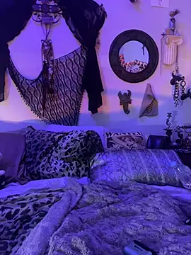 luxxlola online show from 04/08/26, 11:32